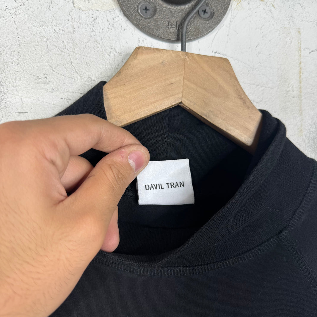 Vetememes Cut Here Mock-neck Shirt