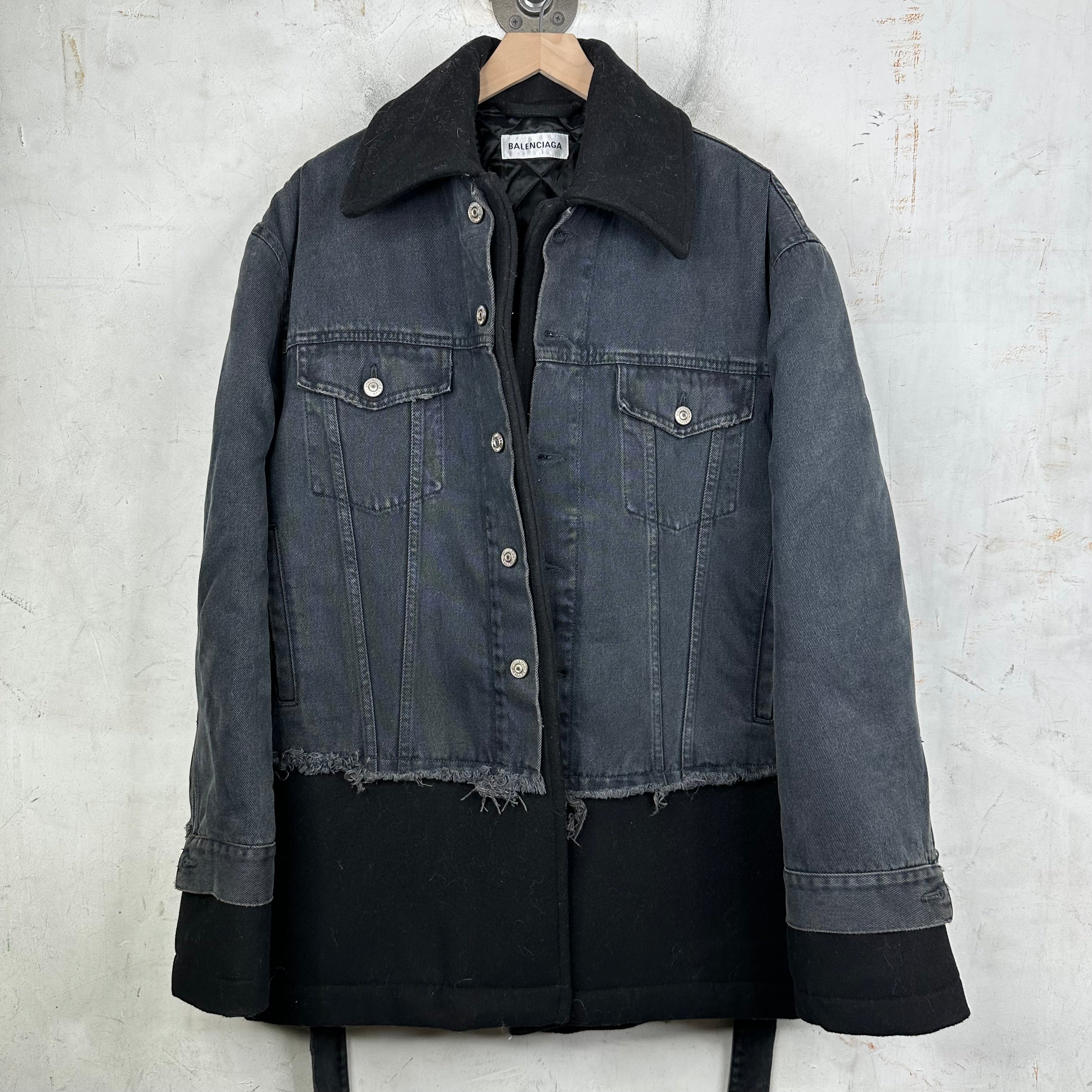Balenciaga – www.Lukes.store