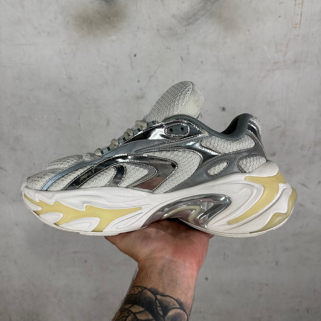 Type Various Zero White/Silver Sneaker
