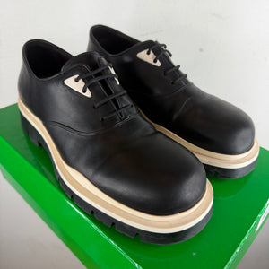 Bottega Veneta Black/White Tire Low Derbies