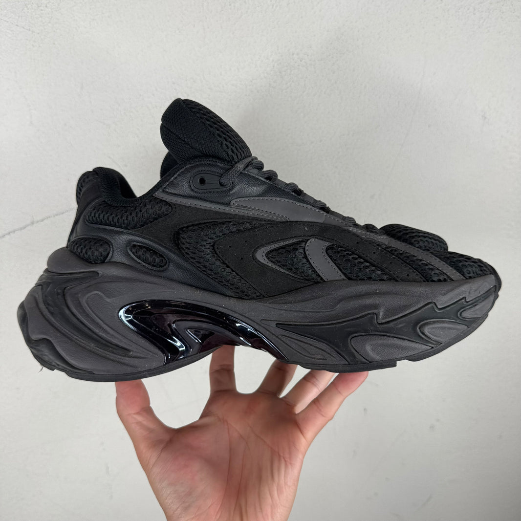 Type Various Black Zero Sneakers