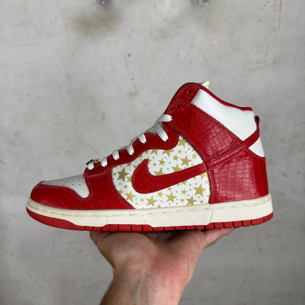 Nike x Supreme SB Dunk High Red Stars