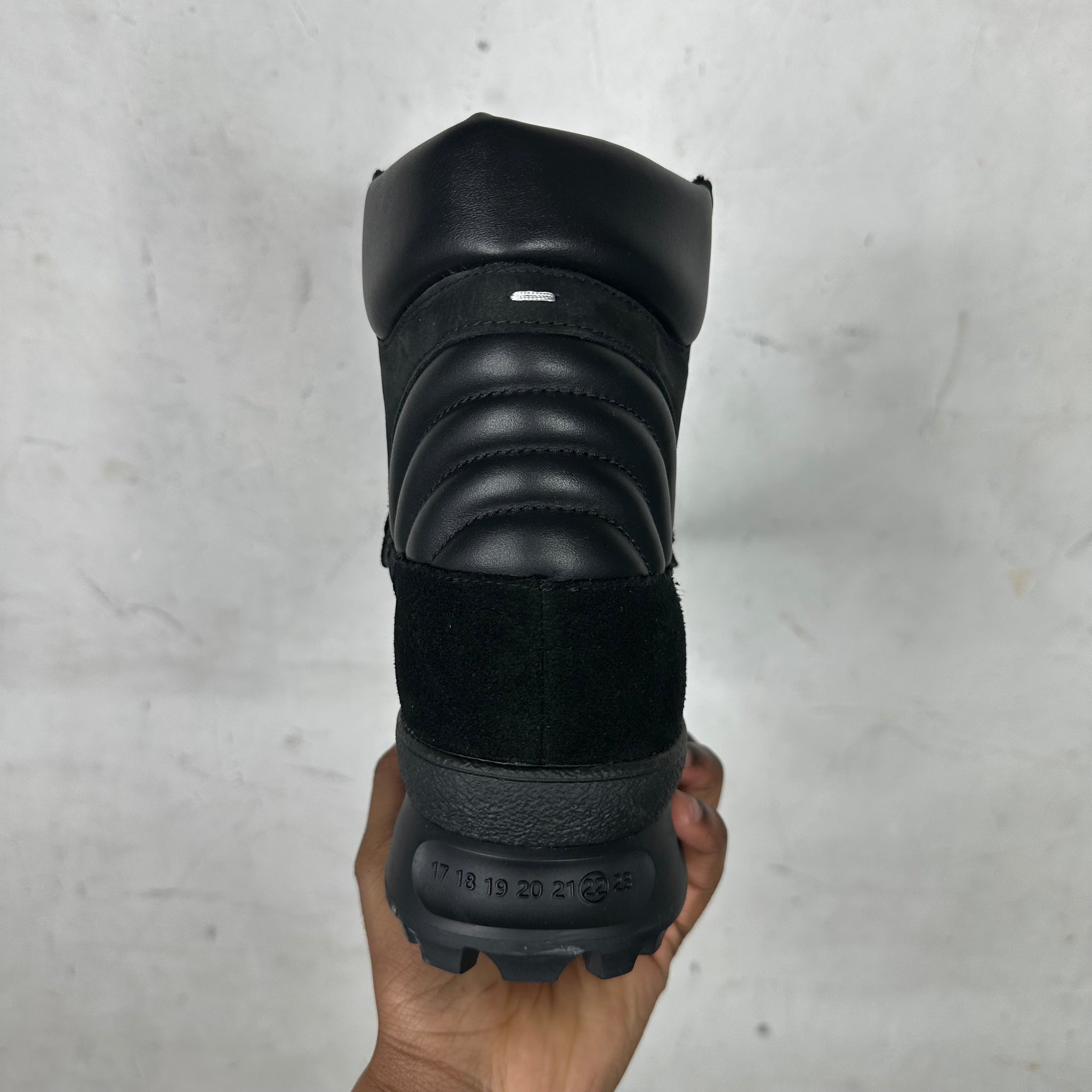 【関税込み】Maison Margiela タン＆ブラック Climber ブーツ Maison Margiela Climber Boots In H8907 Cuoio/ Black - 60