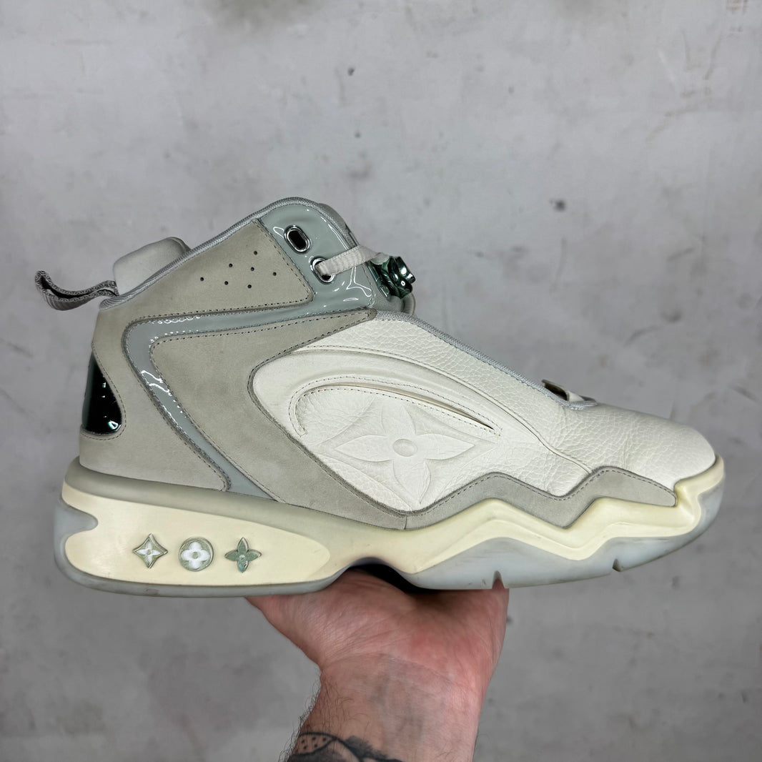 Louis Vuitton White/Grey Trainer 2