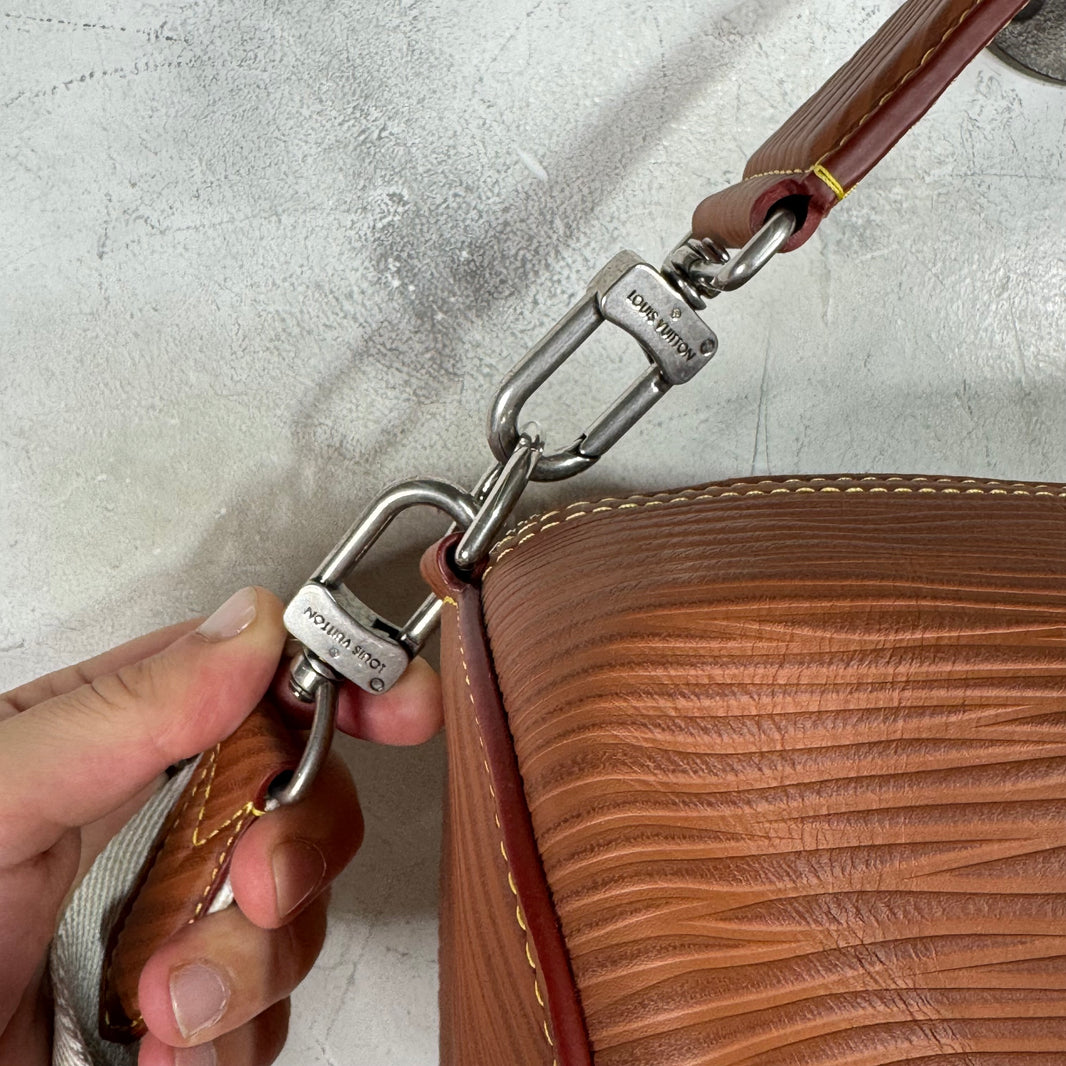 Louis Vuitton Homme 2023 Epi Leather Barrel Bag