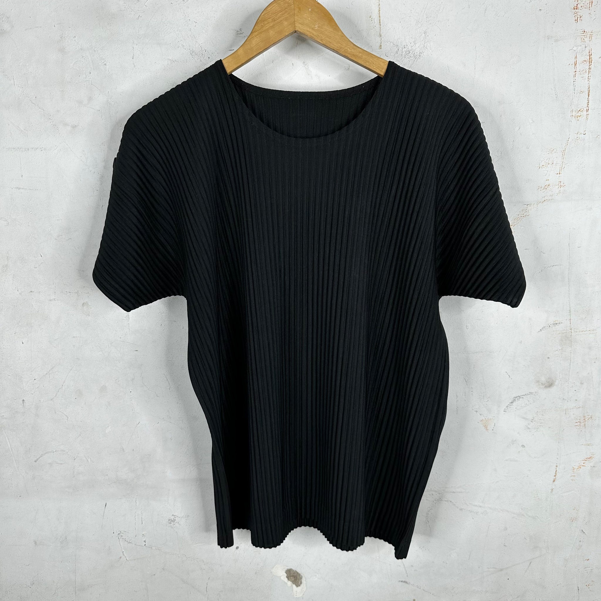 Issey Miyake Pleated Black S/S T-shirt