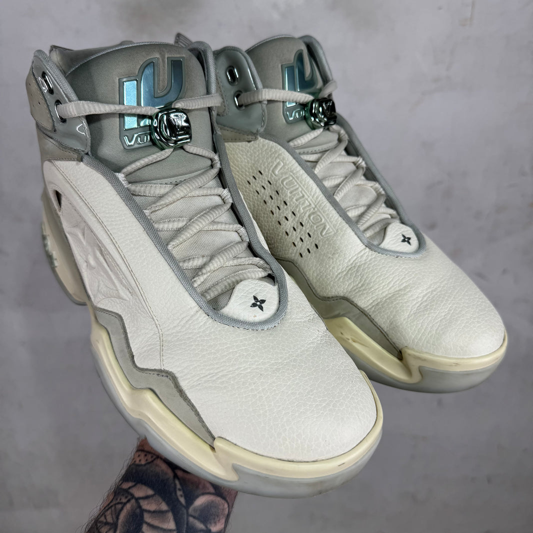 Louis Vuitton White/Grey Trainer 2