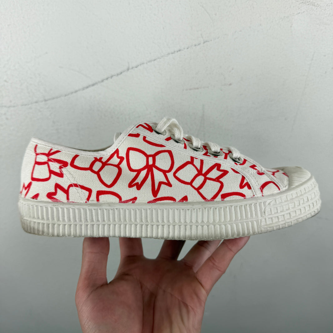 CDG Girl Bowtie Low Top Sneakers