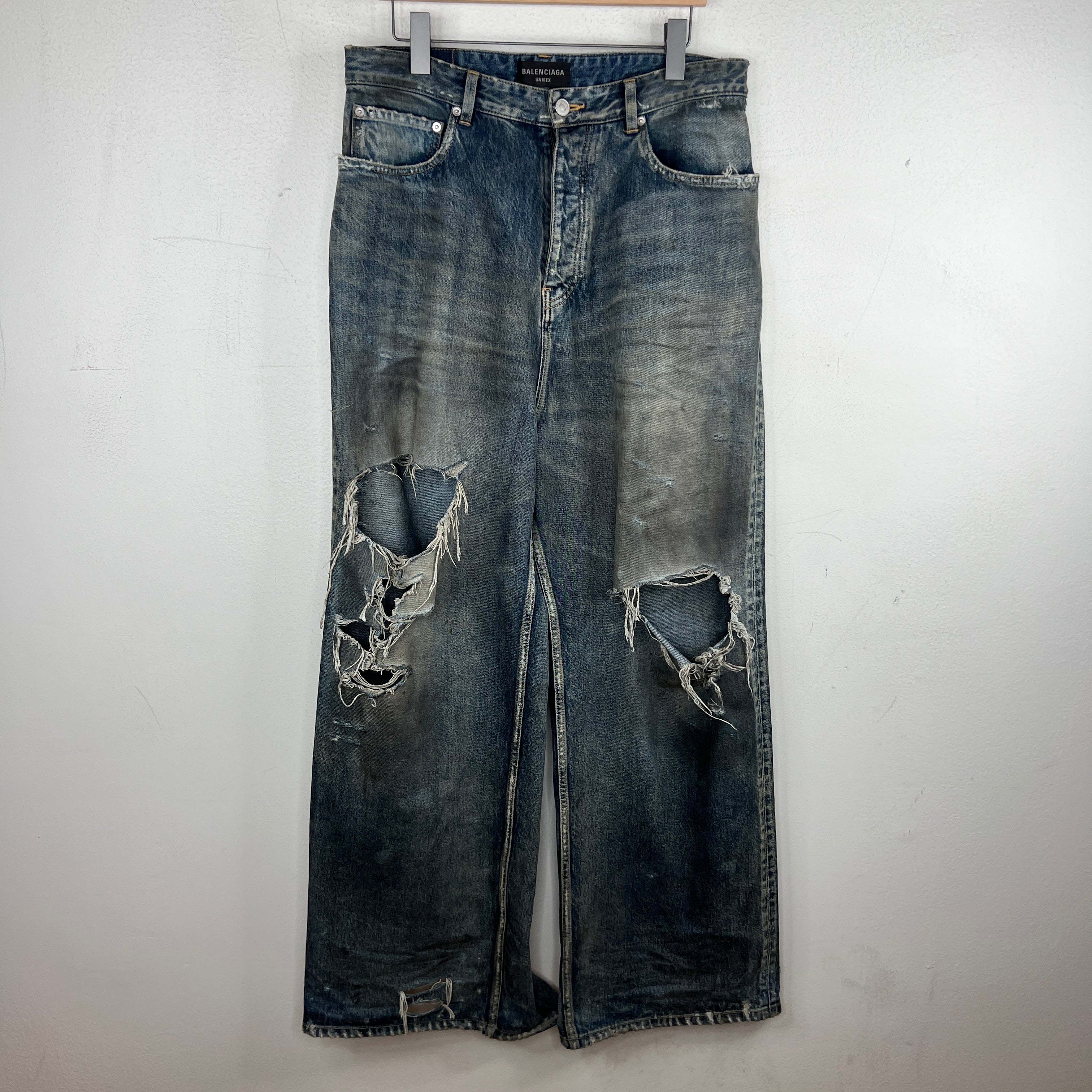 Balenciaga – www.Lukes.store