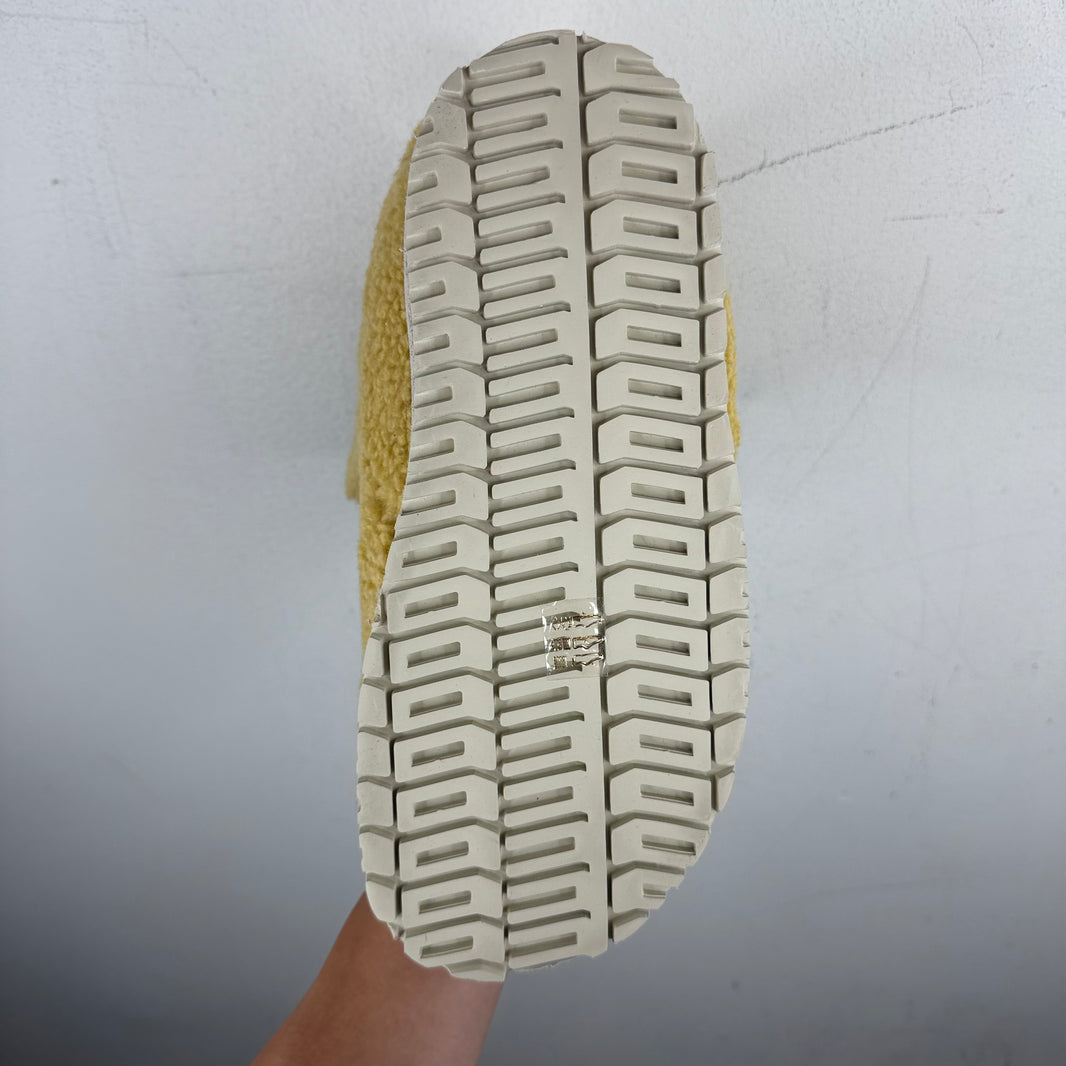 PDFCHANNEL Yellow Venus Fur Boots