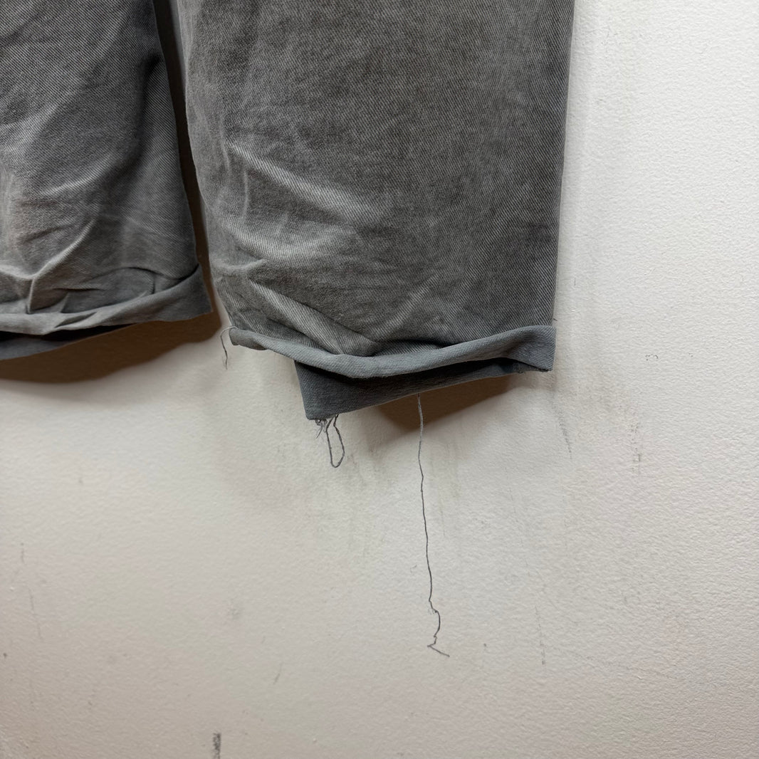 424 Big Daddy Distressed Gray Jeans