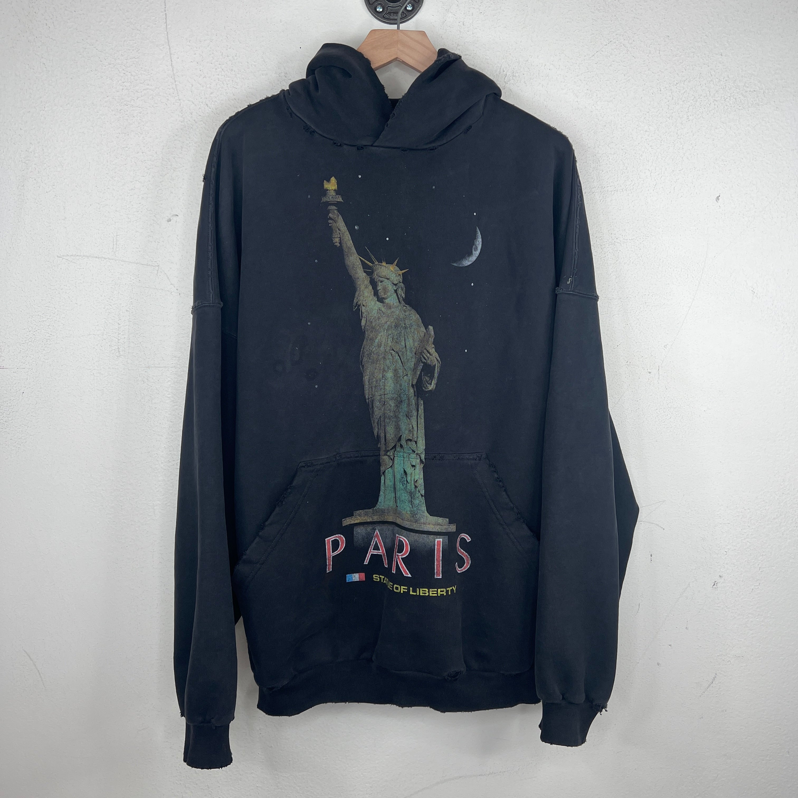 Balenciaga – www.Lukes.store