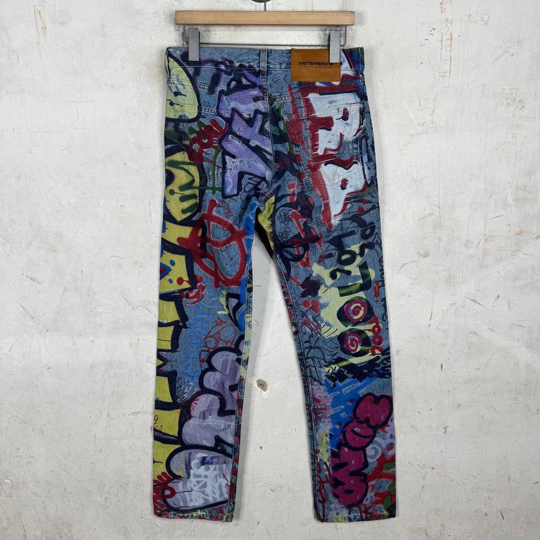 Vetements Slim Graffiti Jeans