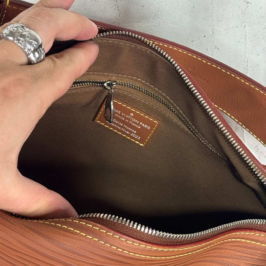 Louis Vuitton Homme 2023 Epi Leather Barrel Bag