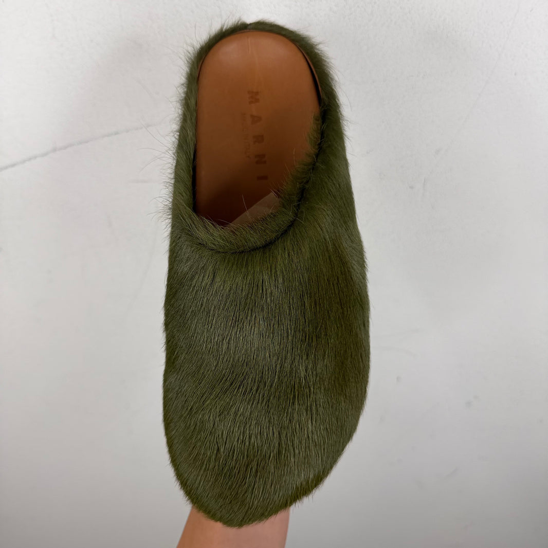 Marni Olive Fussbett Slides