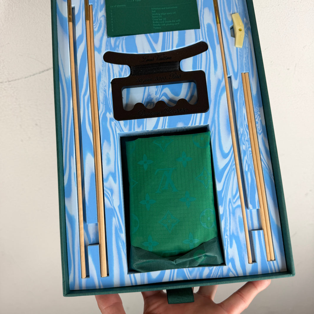 Louis Vuitton Kite Set