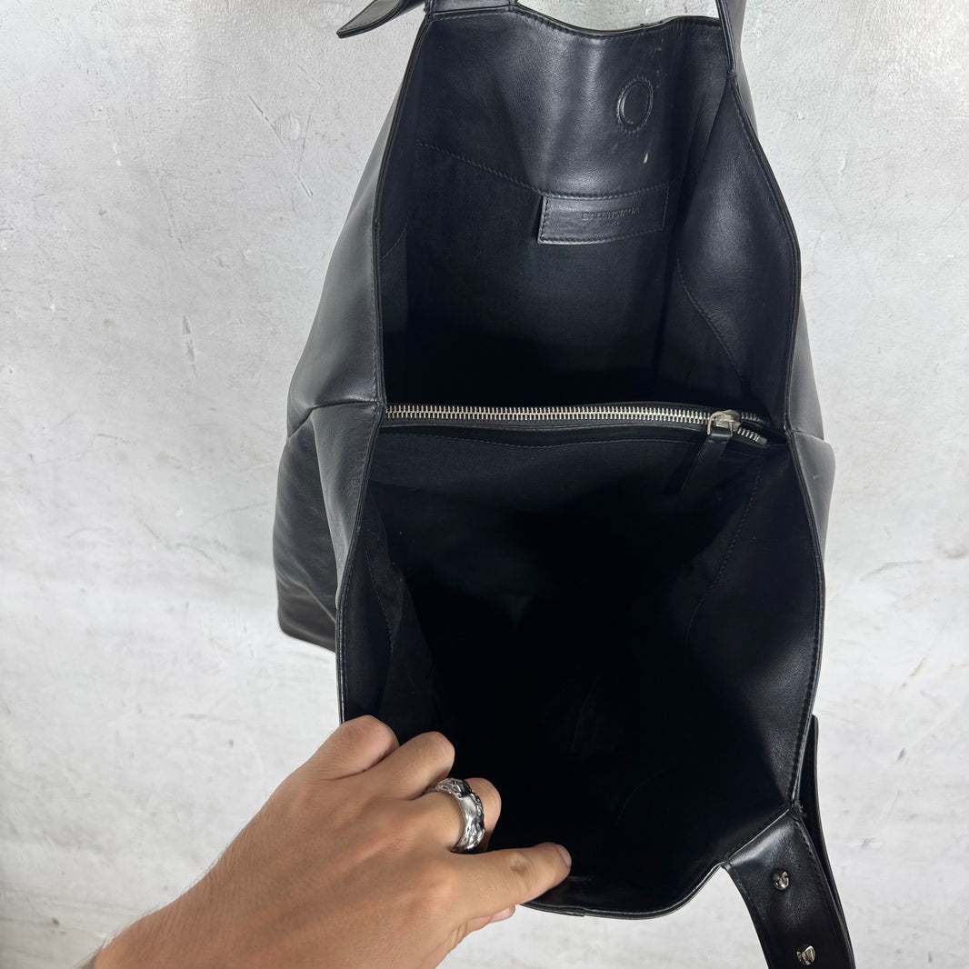 Balenciaga Badged Cowhide Leather Tote Bag