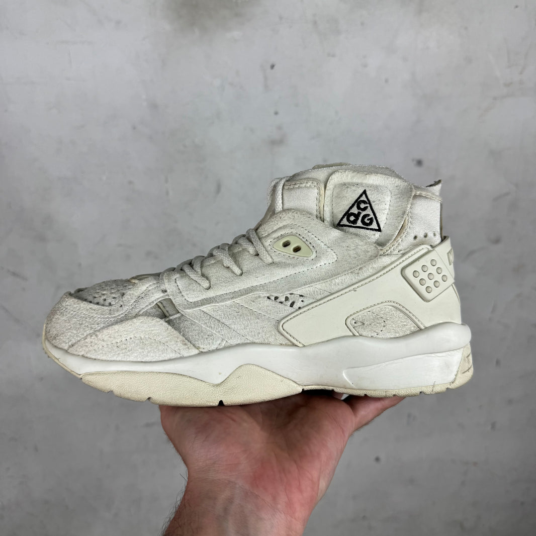 Nike x CDG White Mowabbs