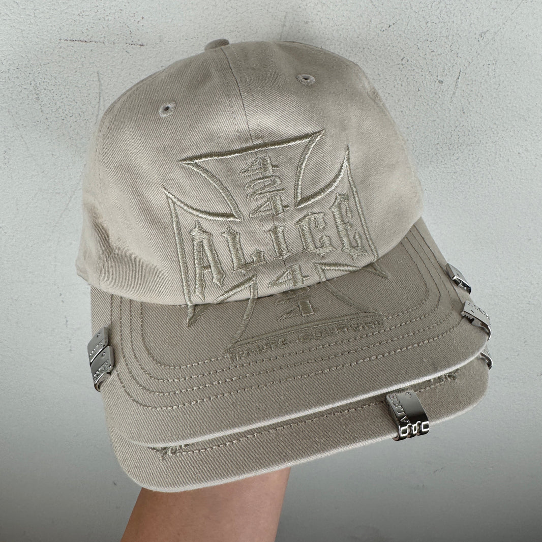 424 Alice Pierced Hat