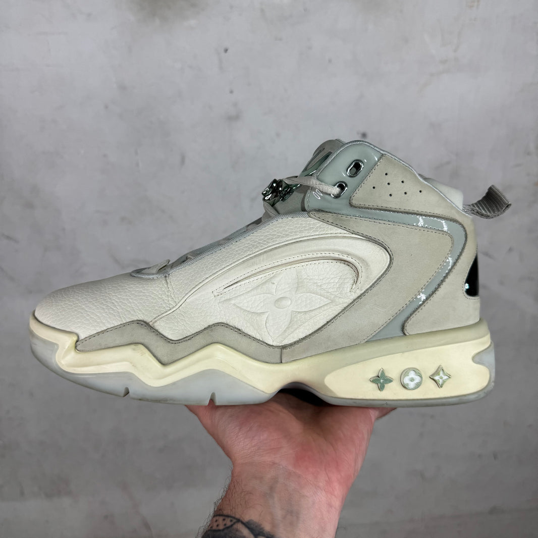 Louis Vuitton White/Grey Trainer 2