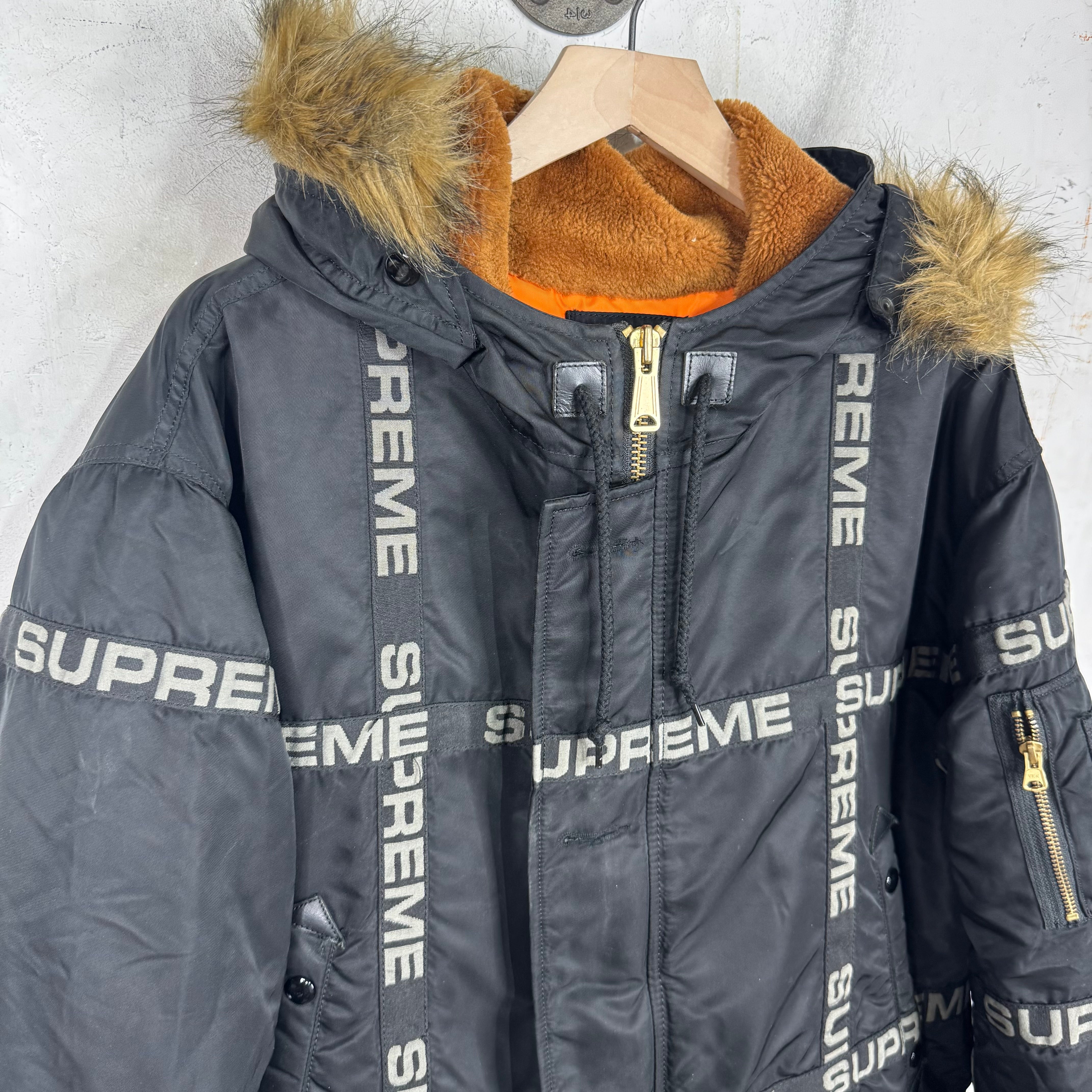 SUPREME Logo Tape N-3B Parka 18awシュプリーム Supreme AW18 Nylon Logo Tape N-3B Parka – www.Lukes.store