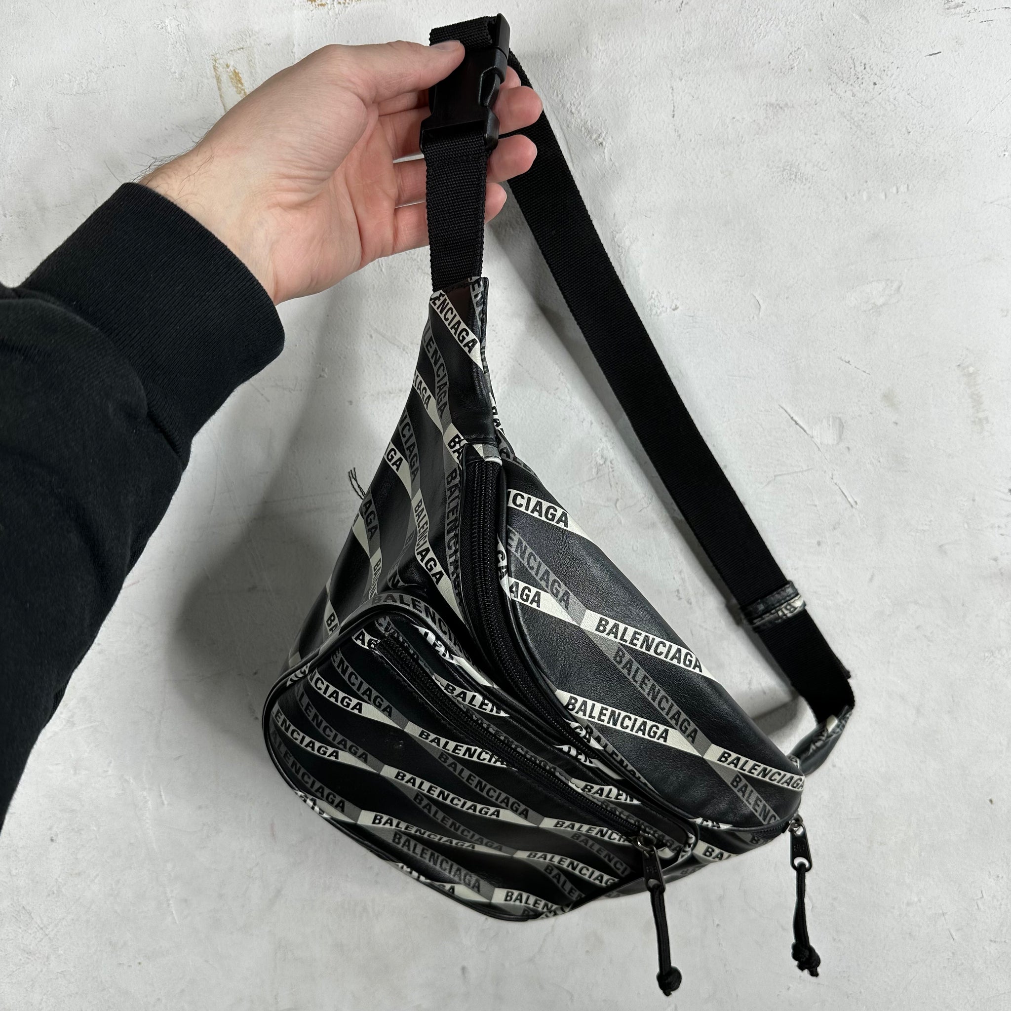 Fanny 2025 bag balenciaga
