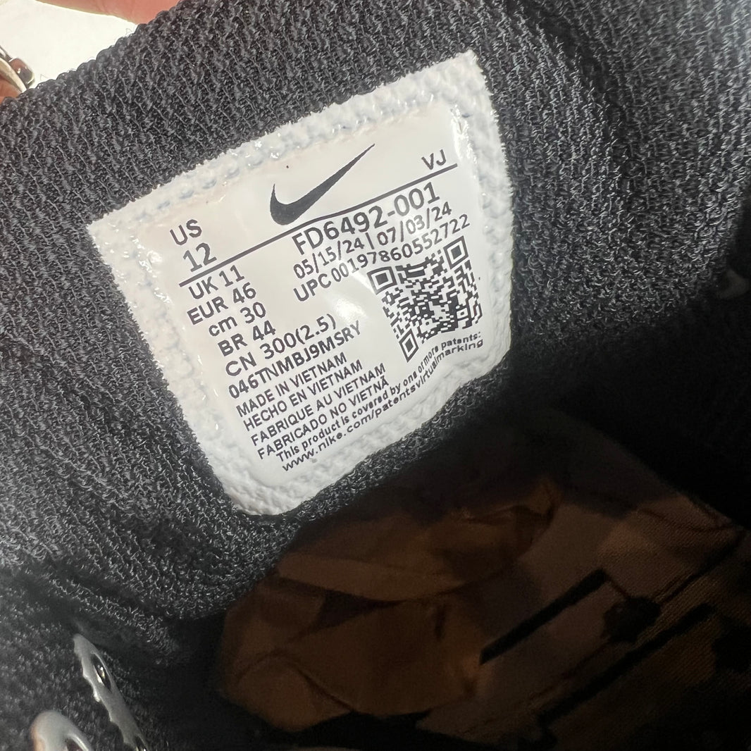 Nike Slawn AM90 Sneakers