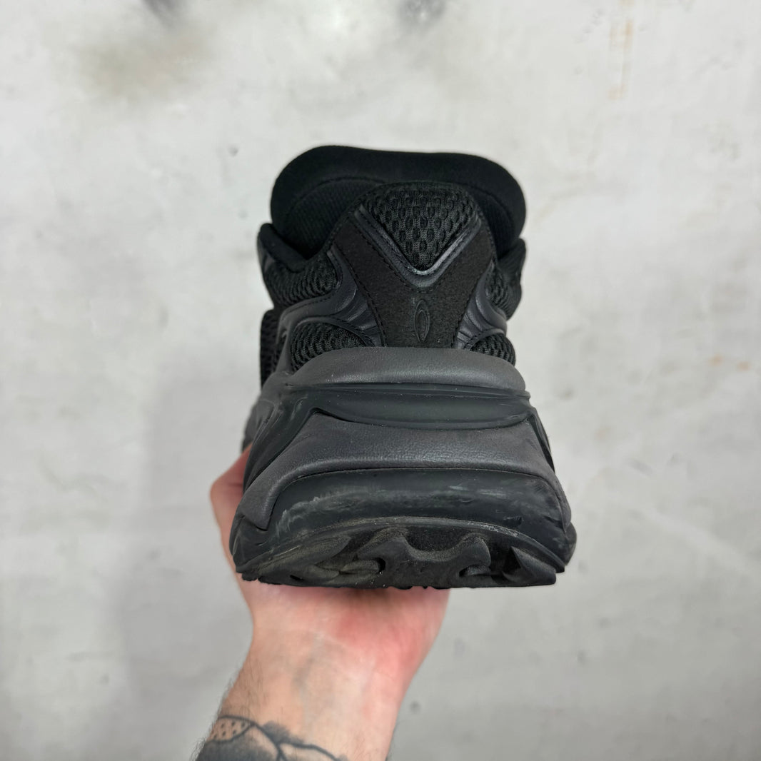 Type Various Black Zero Sneakers