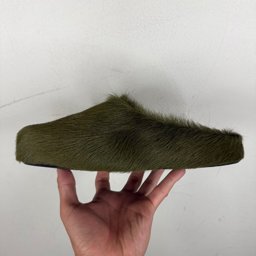 Marni Olive Fussbett Slides