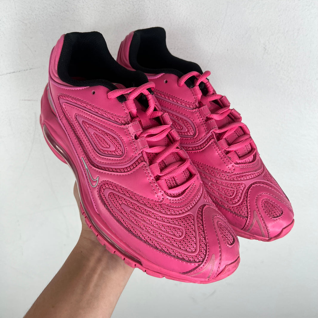 Supreme Nike Pink AM98 TL Sneakers