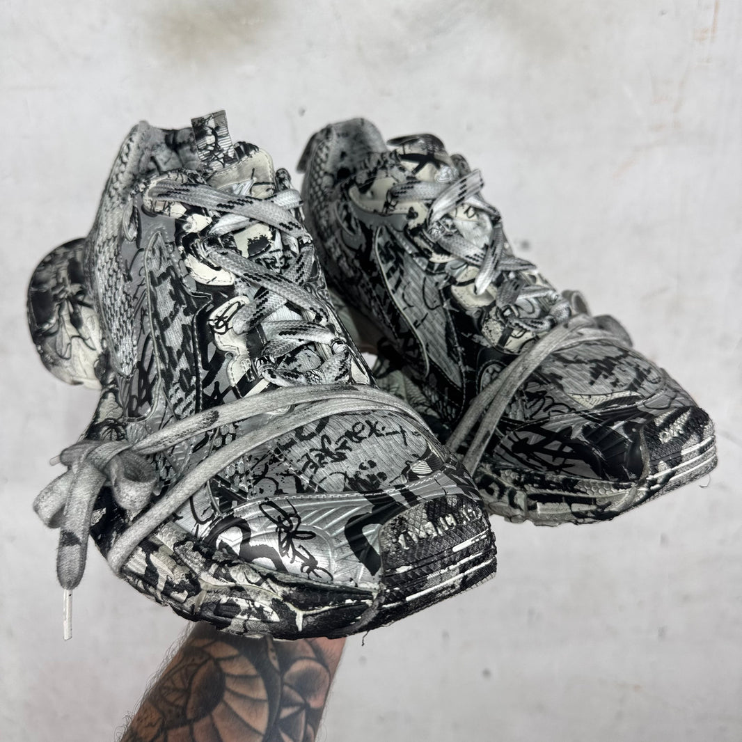 Balenciaga Grafitti 3XL's