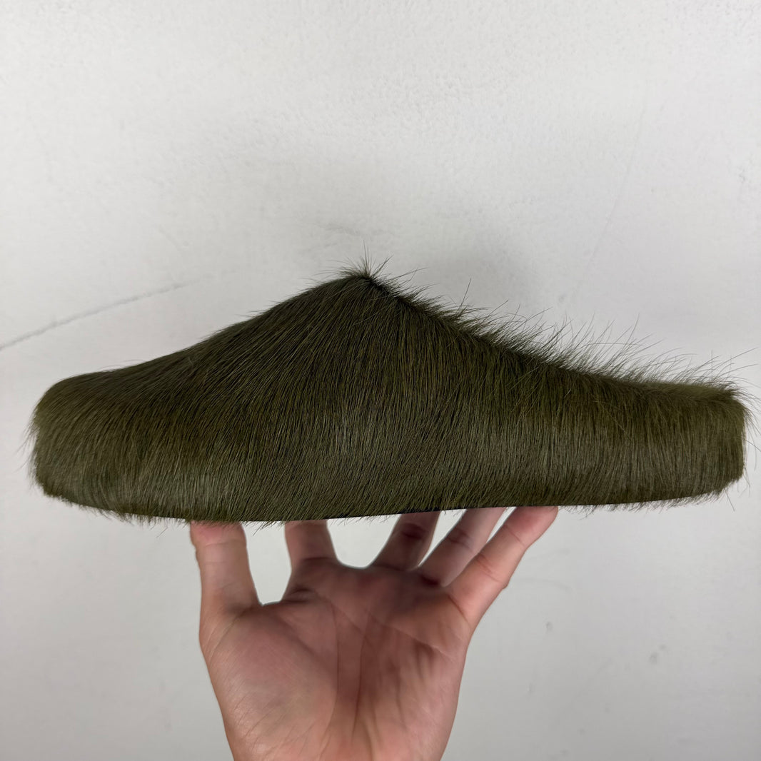Marni Olive Fussbett Slides