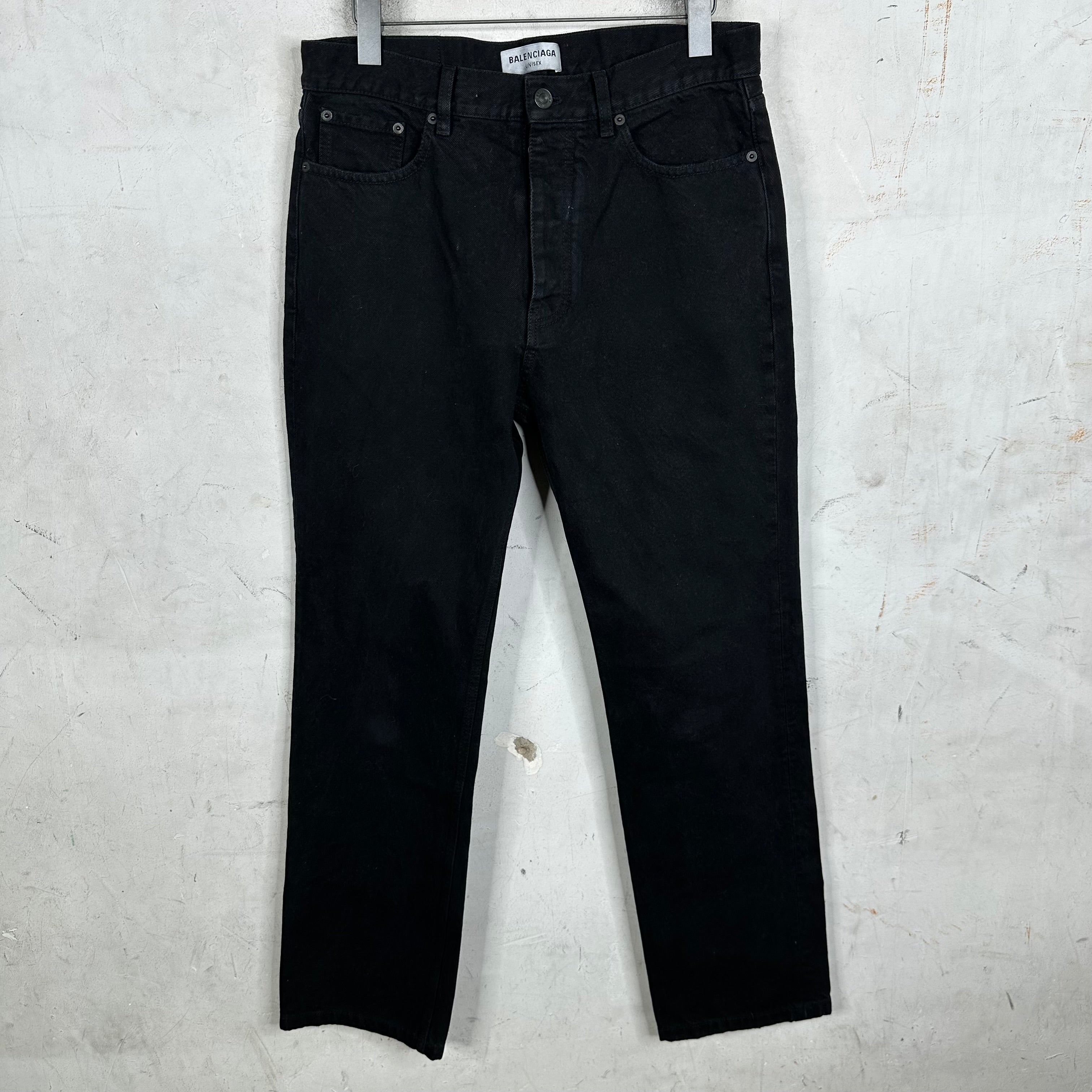 Balenciaga – www.Lukes.store