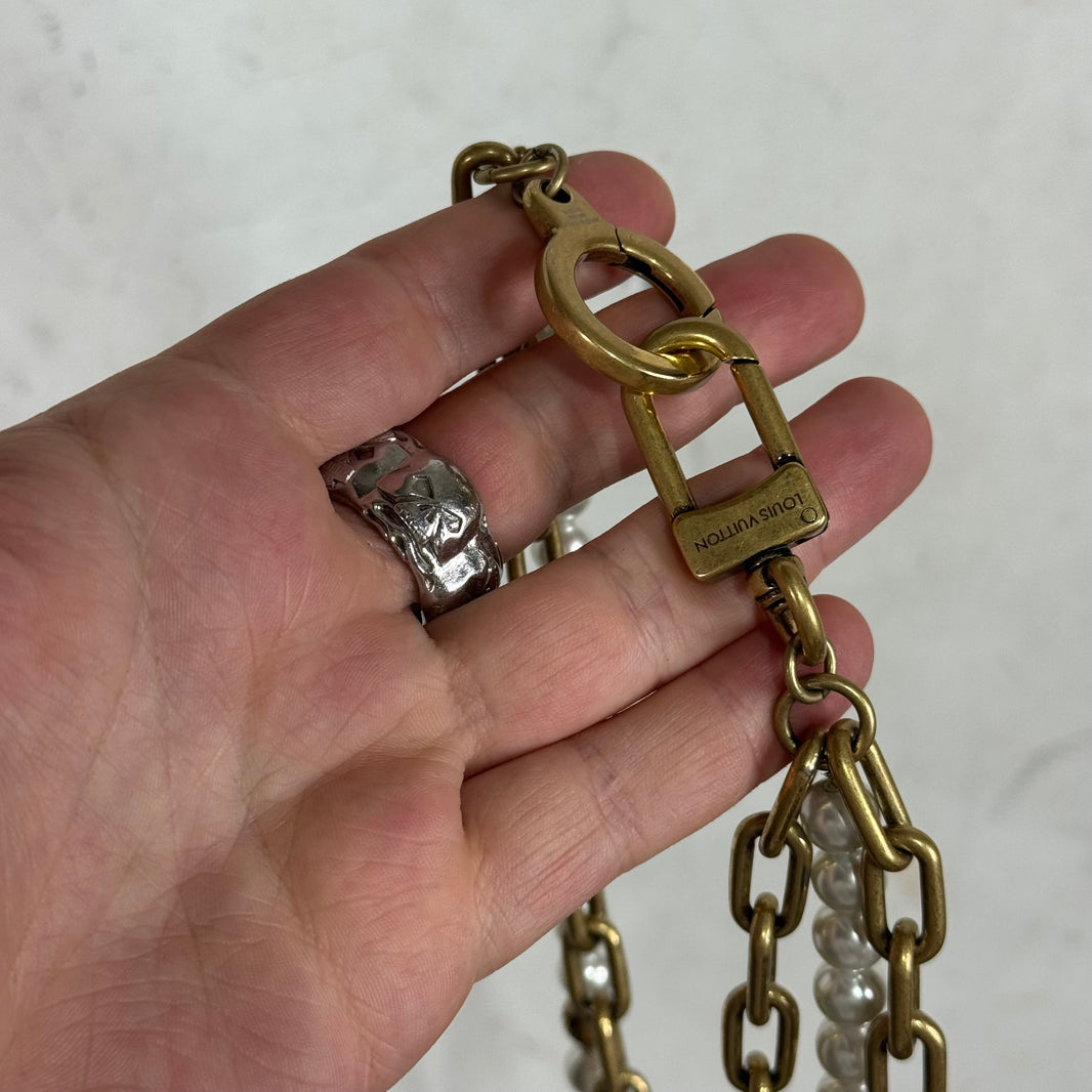 Louis Vuitton Lovers Pearl Wallet Chain