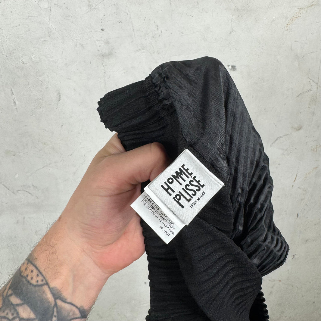 Issey Miyake Slim Straight Pleates Pants