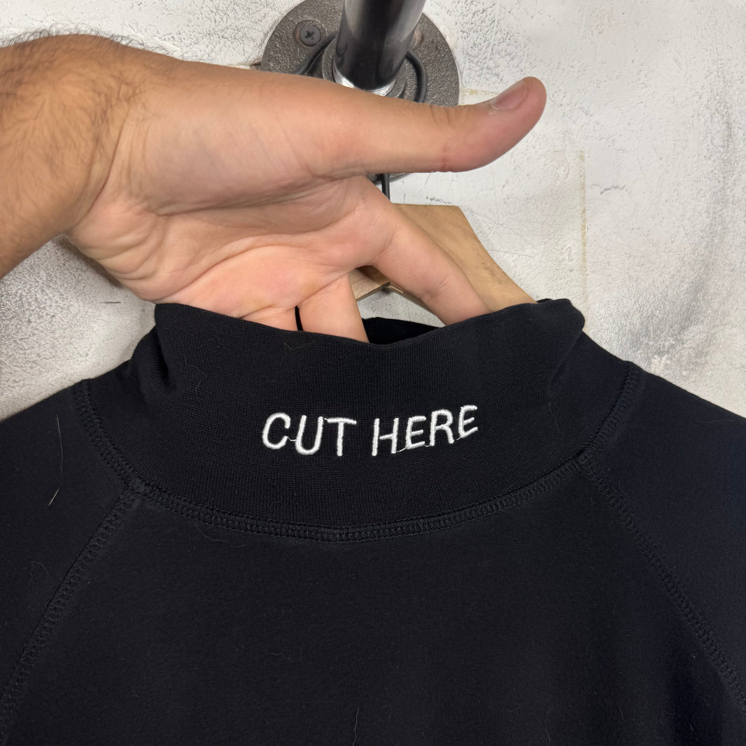 Vetememes Cut Here Mock-neck Shirt