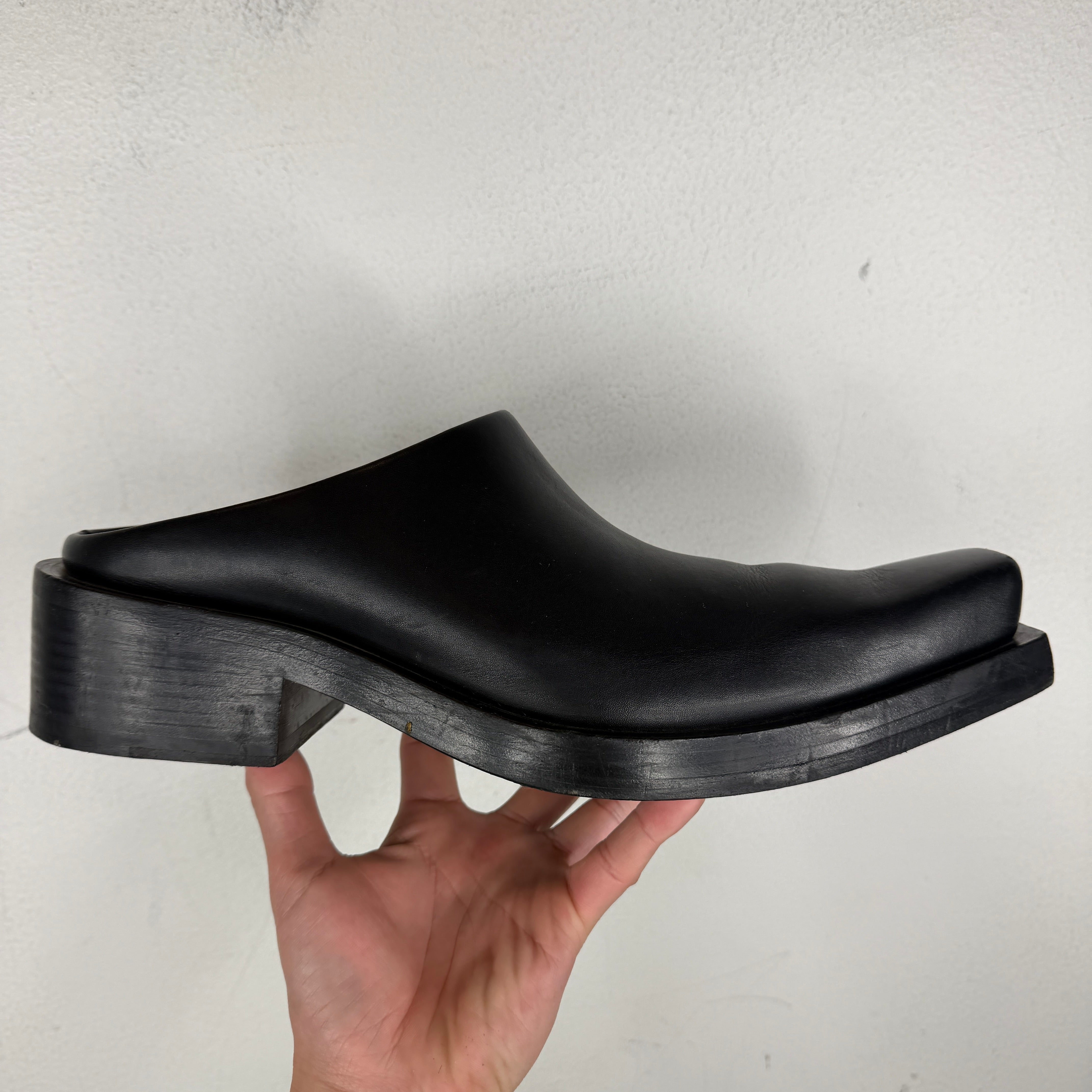 BALENCIAGA SANTIAGO ミュール EUサイズ42 Balenciaga Black Santiago Leather Mules – www.Lukes.store