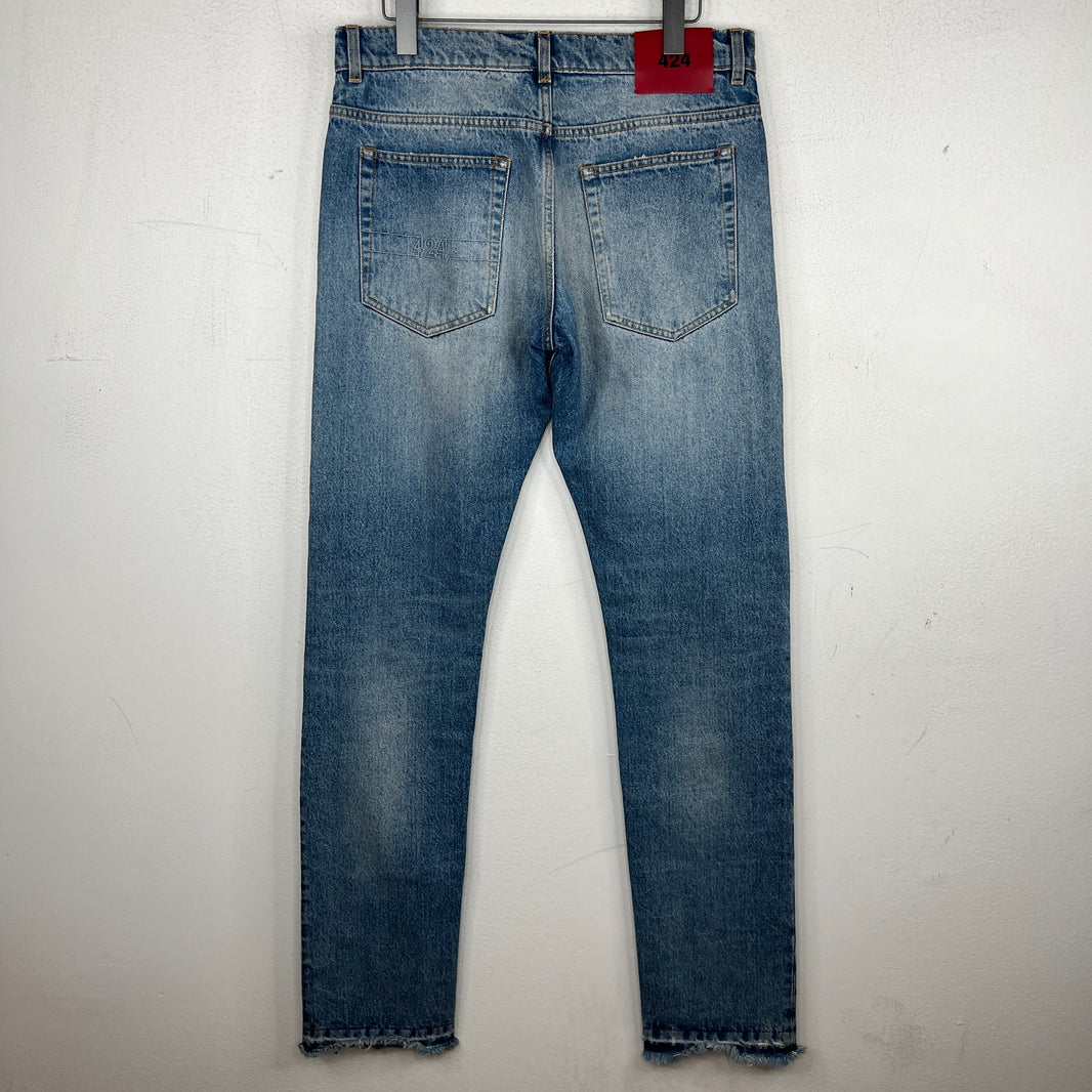 424 Distressed Light Wash Denim Jeans