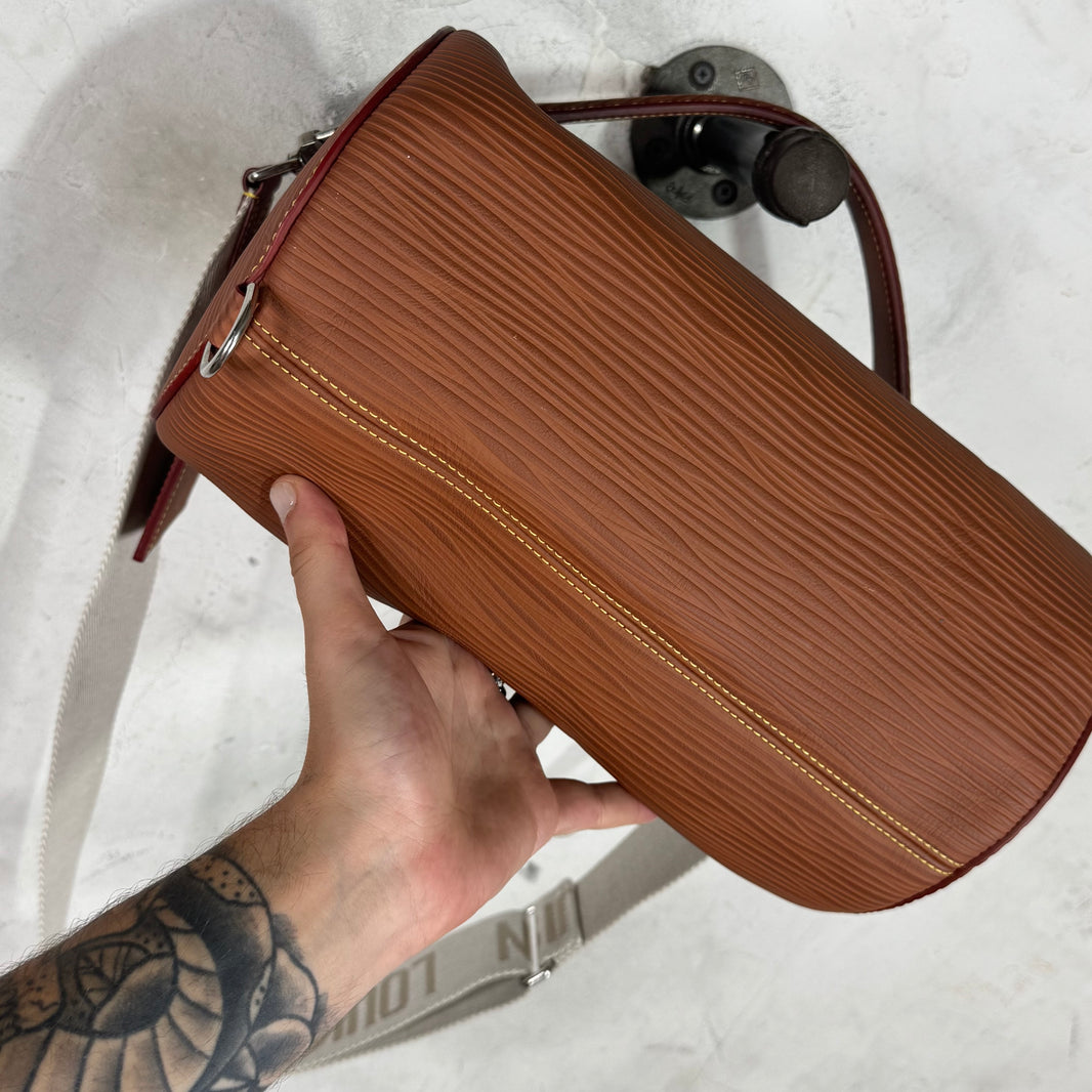 Louis Vuitton Homme 2023 Epi Leather Barrel Bag