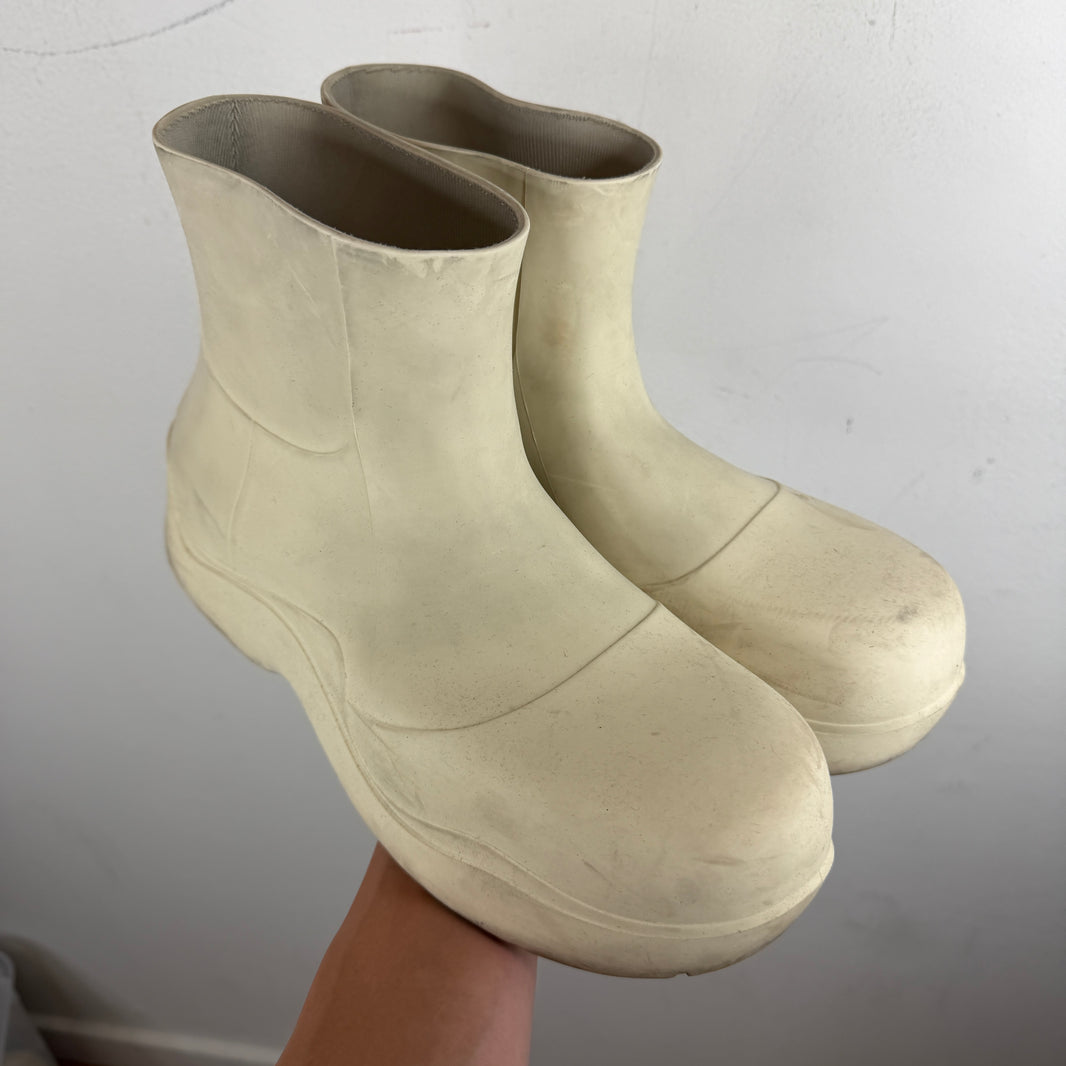 Bottega Veneta White Puddle Boots