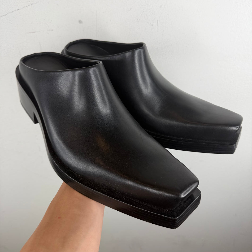 Balenciaga Santiago Mules