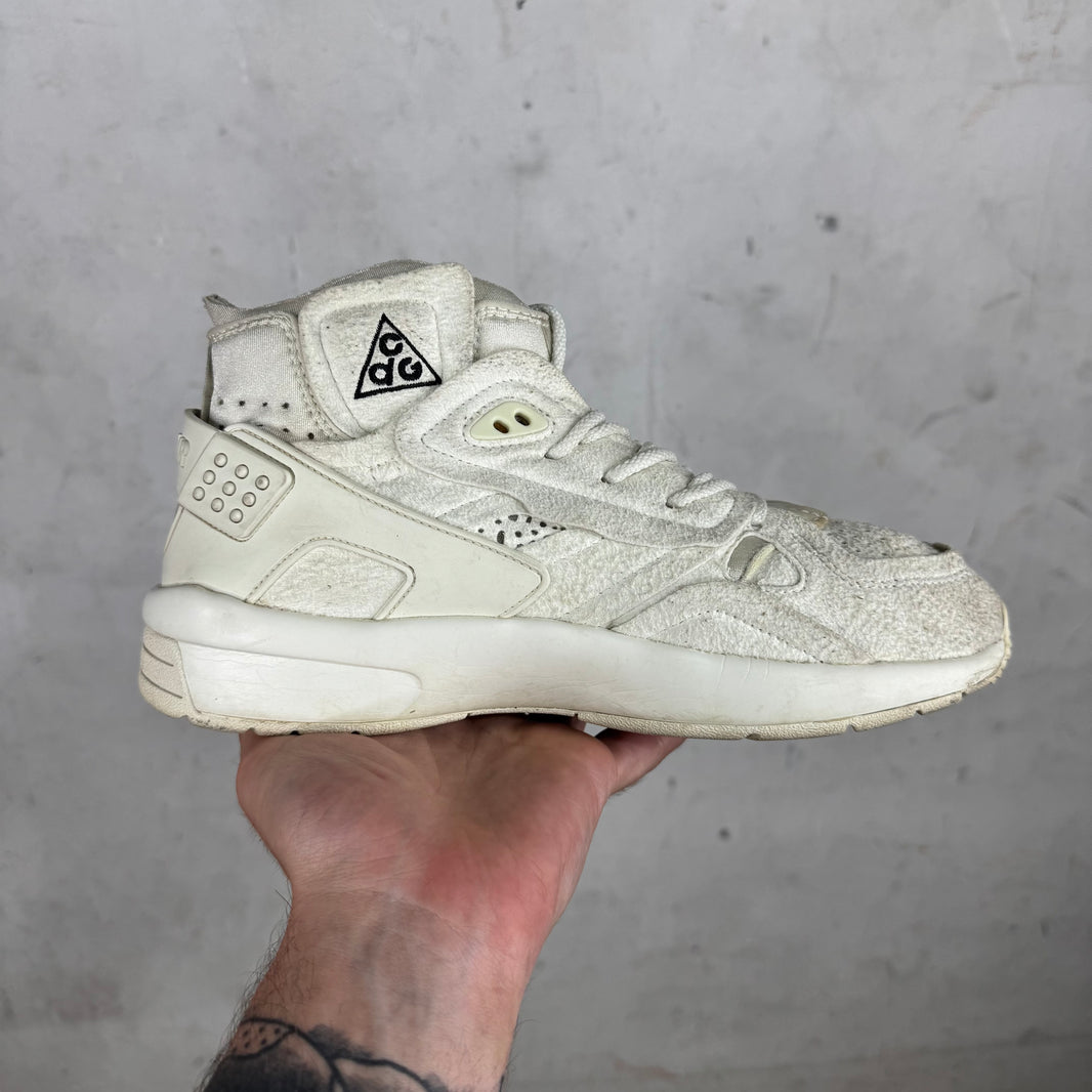 Nike x CDG White Mowabbs