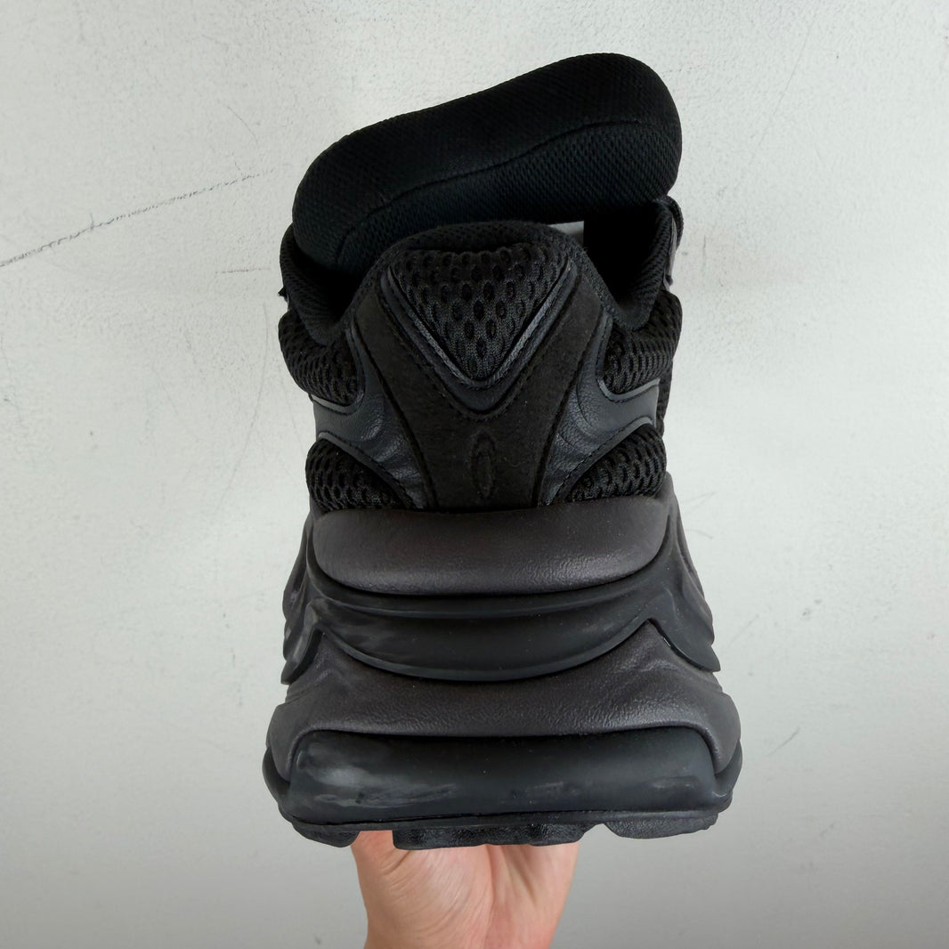 Type Various Black Zero Sneakers