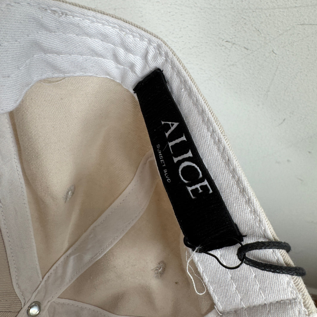424 Alice Pierced Hat
