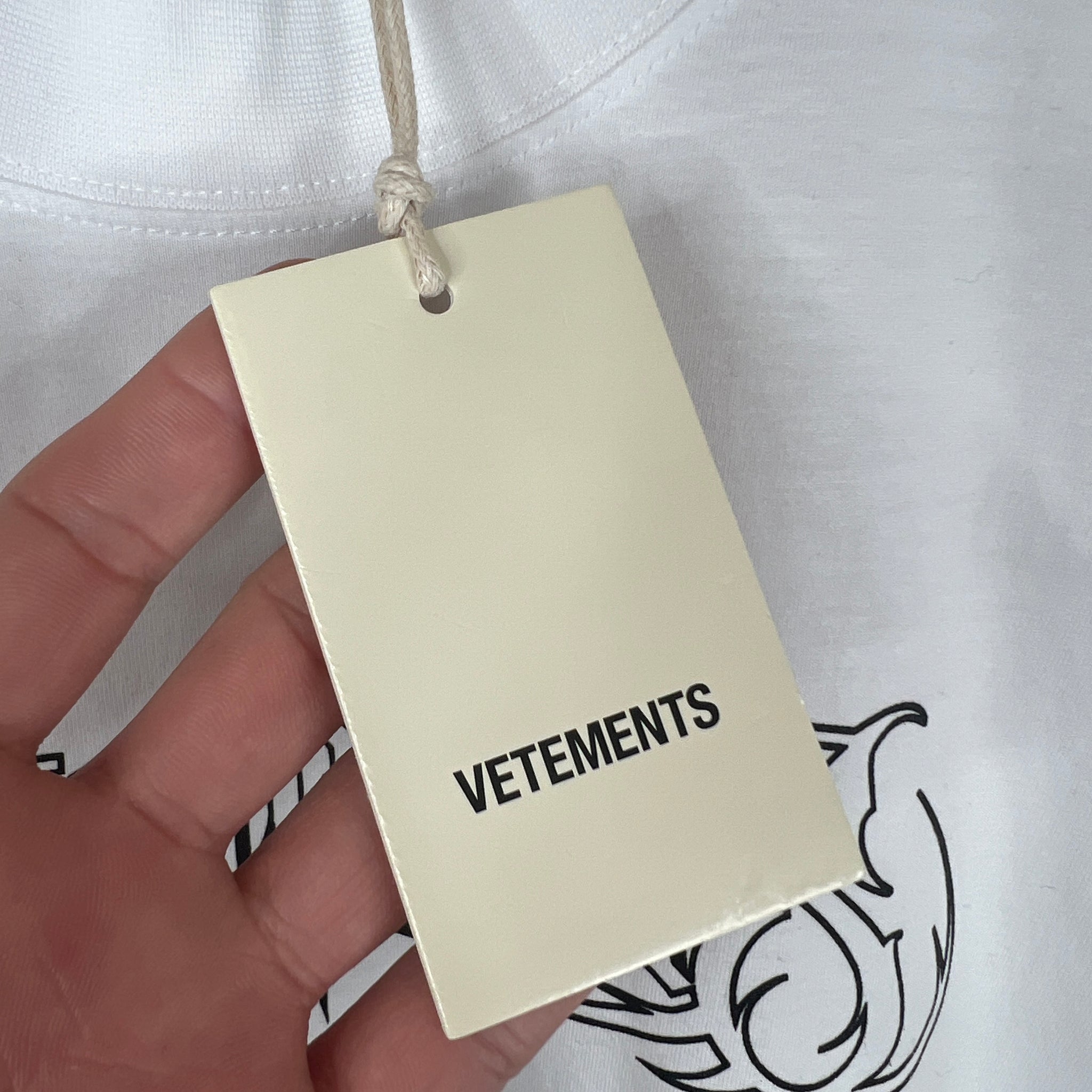 VETEMENTS Complexcon T-Shirt – www.Lukes.store VETEMENTS Complexcon T-Shirt – www.Lukes.store