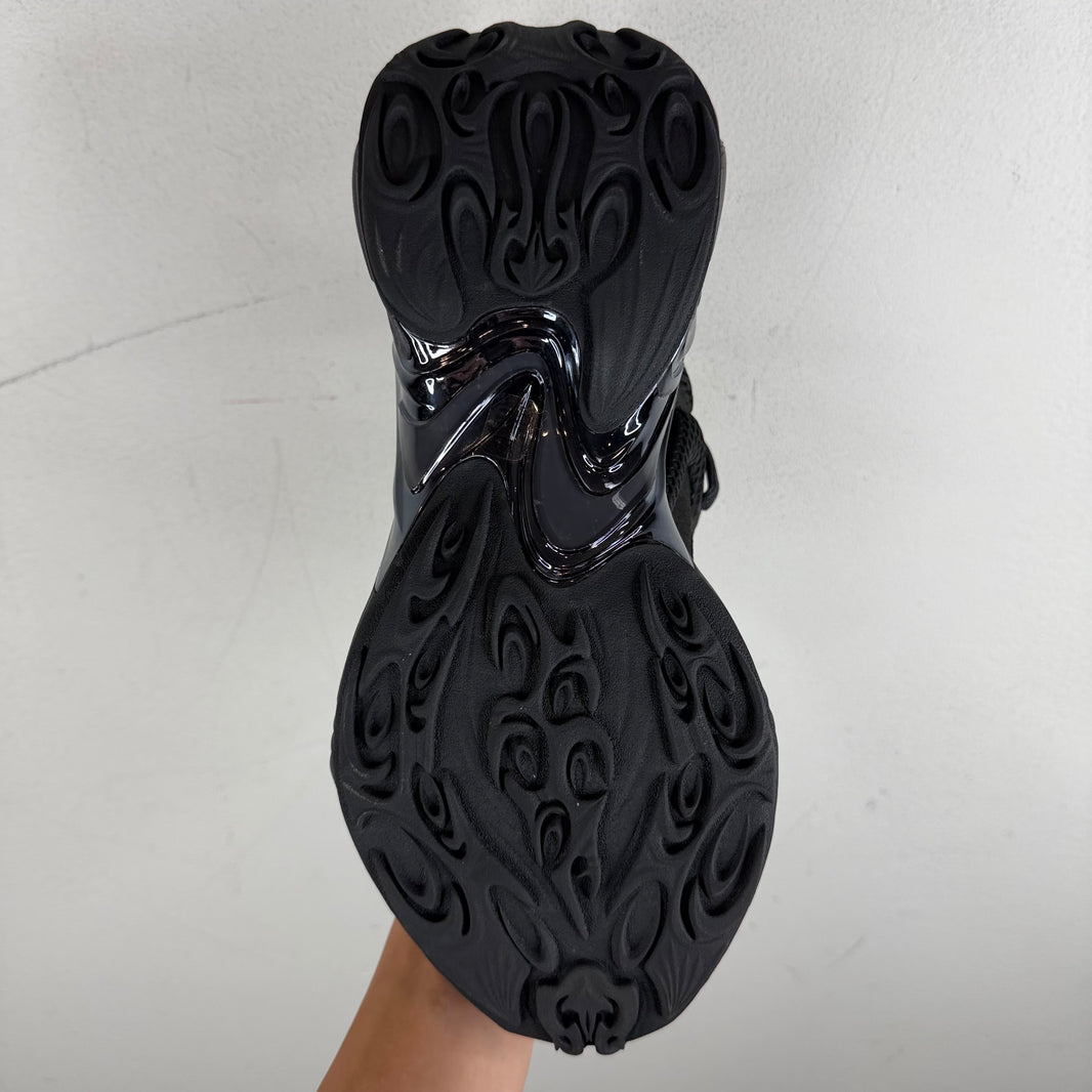 Type Various Black Zero Sneakers