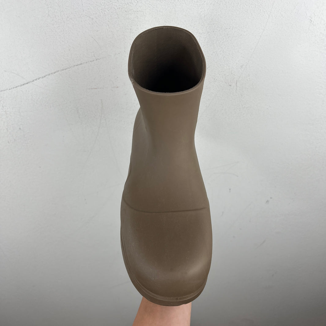 Bottega Veneta Brown Rubber Puddle Boots