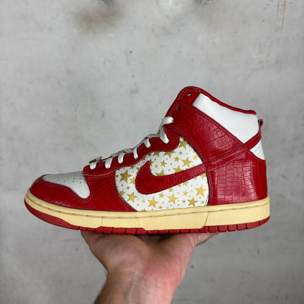 Nike x Supreme SB Dunk High Red Stars