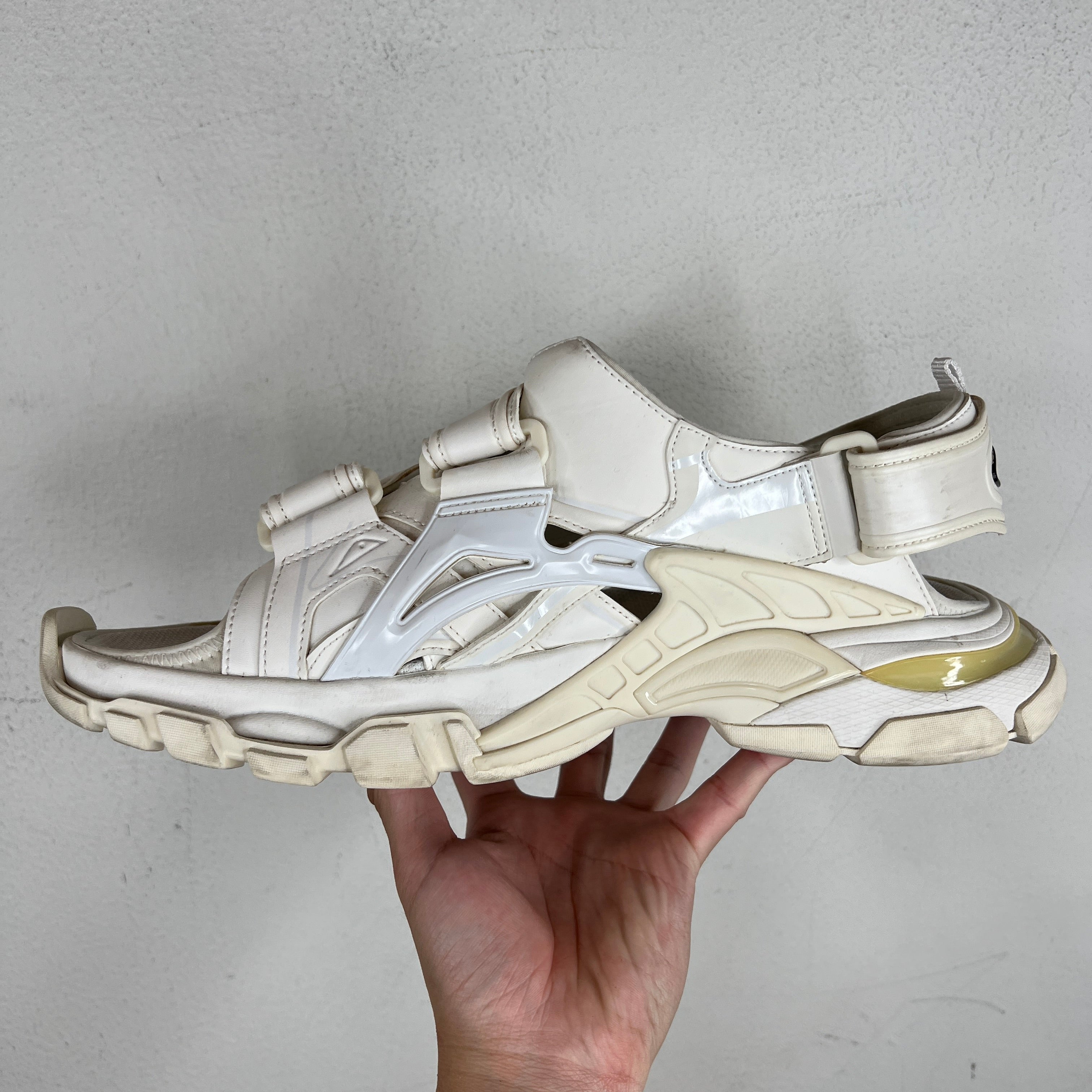 【正規品・大人気の良品】 Balenciaga Track Sandal Balenciaga Track Sandals in Gray and Black | Hypebeast