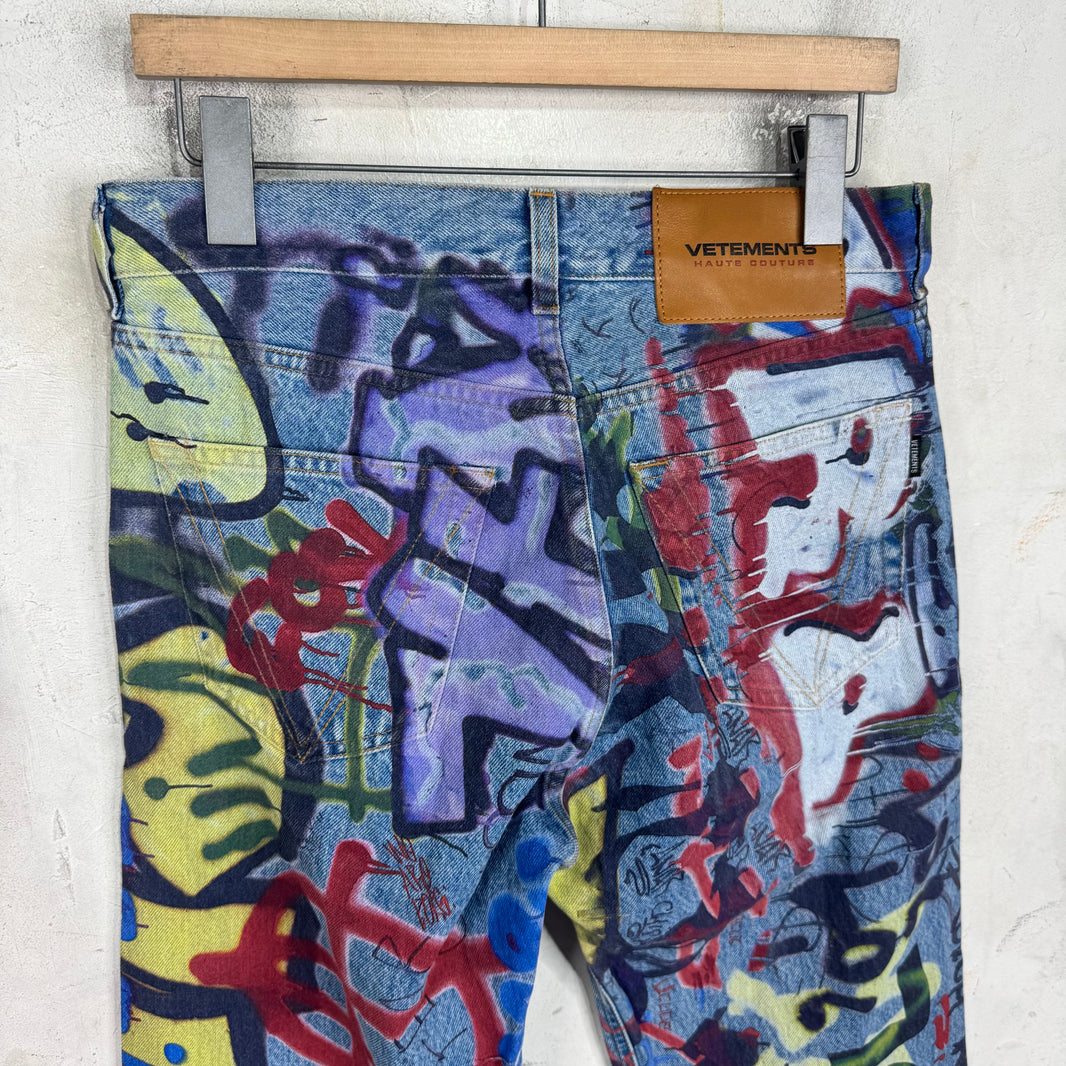 Vetements Slim Graffiti Jeans
